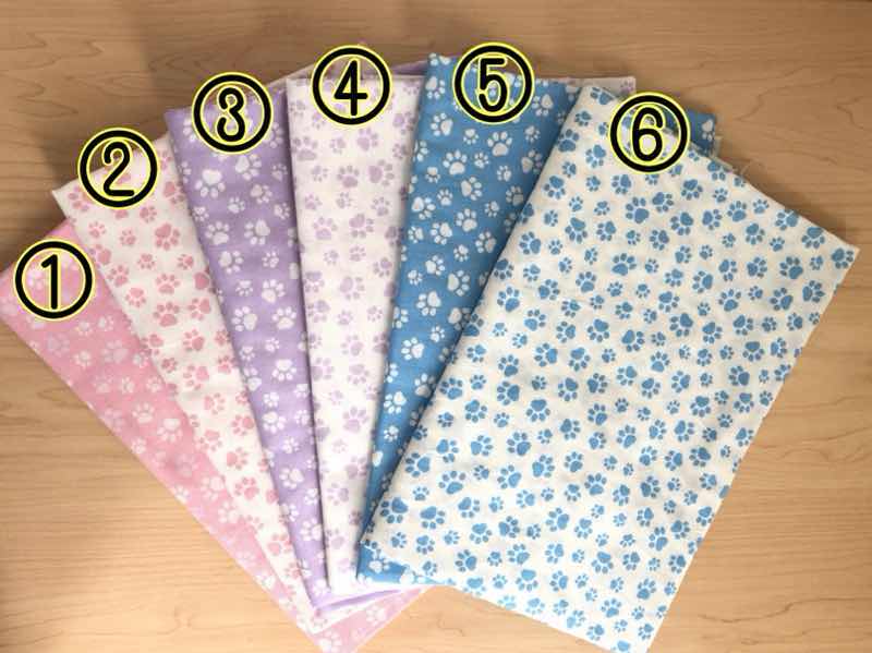 带可爱爪子的 3 层口袋袋