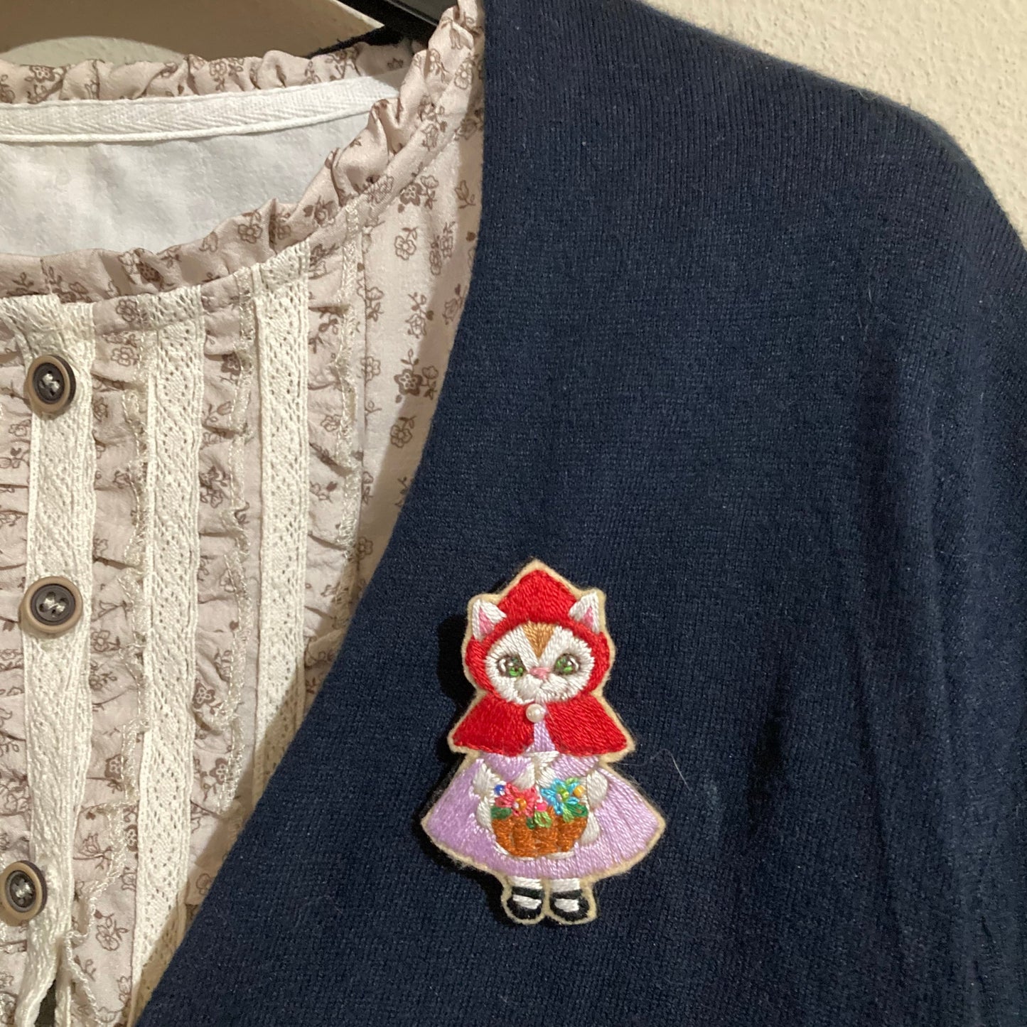 赤頭巾ちゃん 刺繍ブローチ