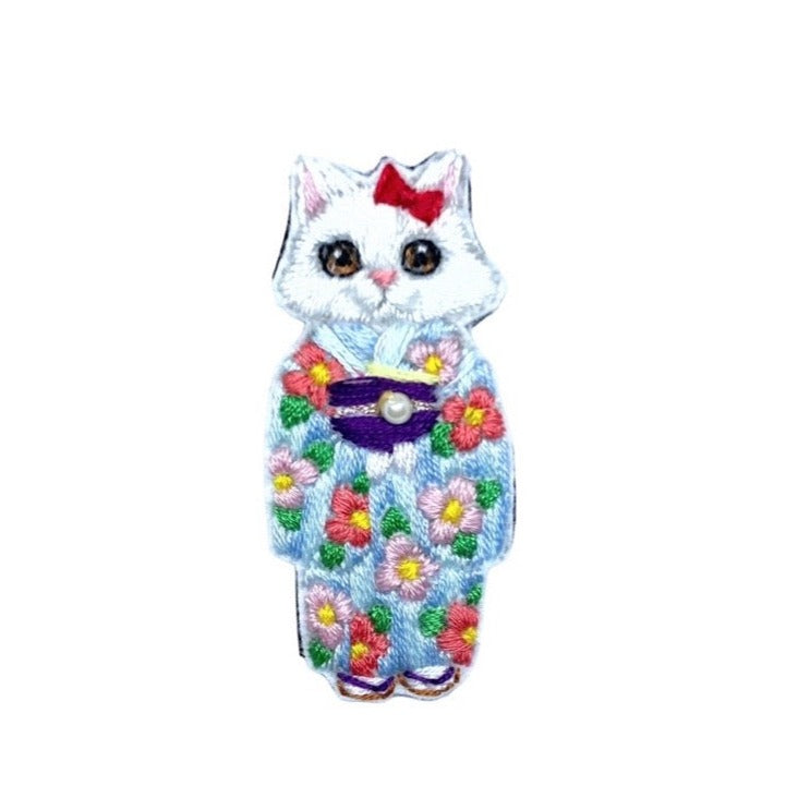 花卉和服白猫刺绣胸针