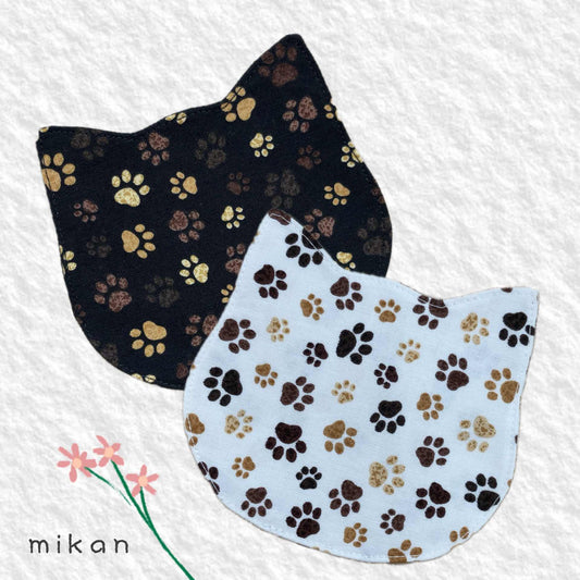 Cute paw pouch