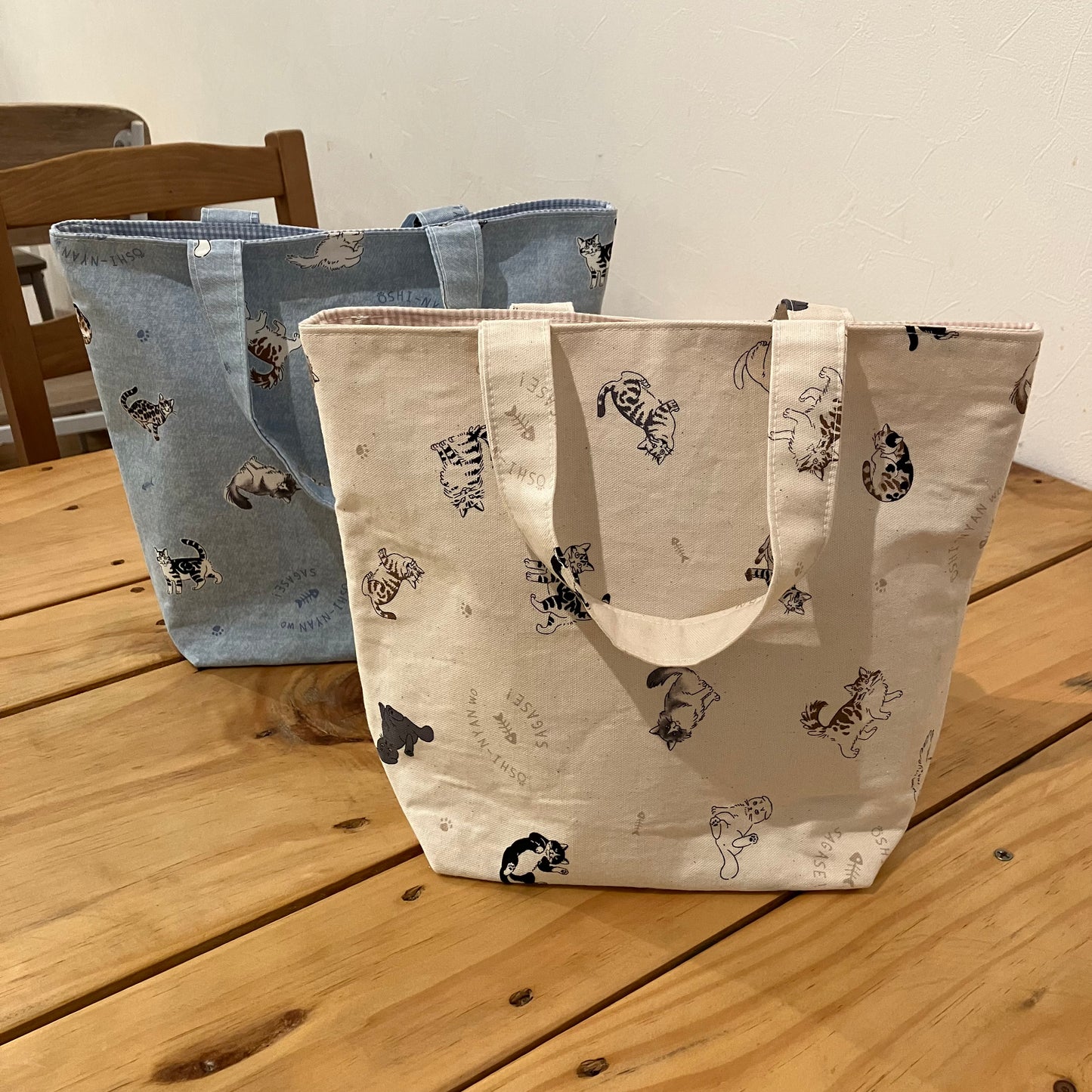 Mini tote bag for outings (blue, ecru)