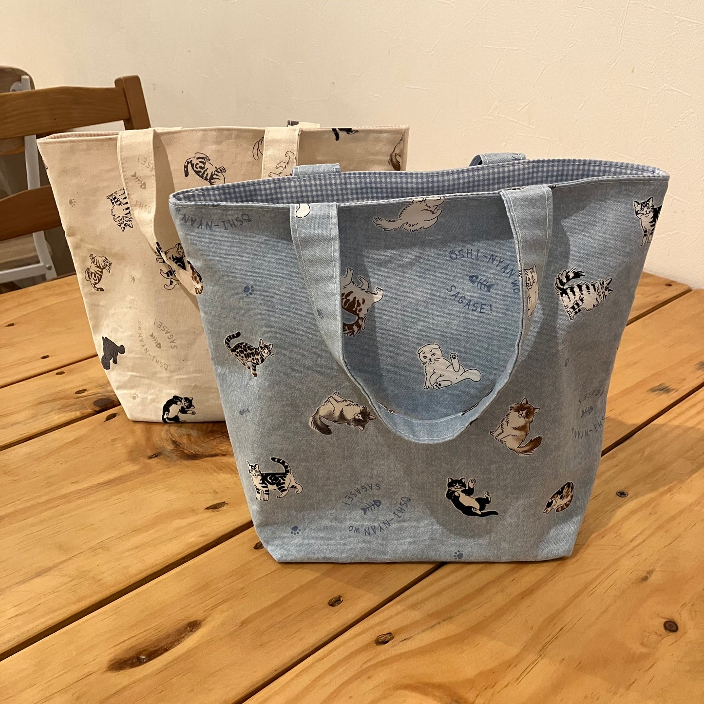 Mini tote bag for outings (blue, ecru)